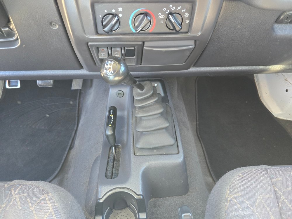 Thumbnail: 2002 Jeep Wrangler - 12