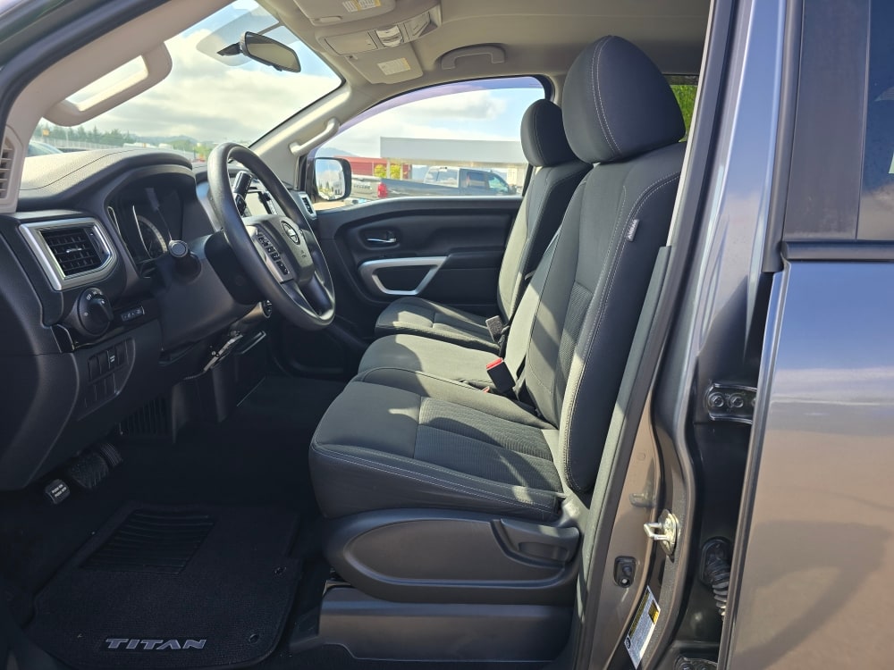 Thumbnail: 2019 Nissan Titan - 9