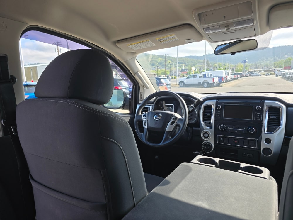 Thumbnail: 2019 Nissan Titan - 2