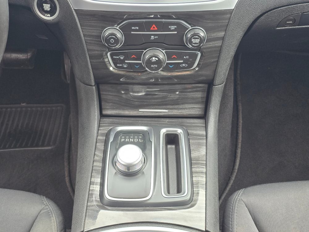 Thumbnail: 2019 Chrysler 300 - 13