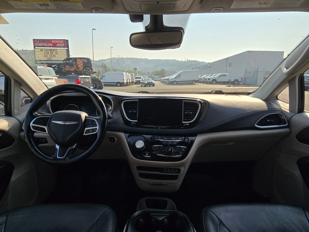 Thumbnail: 2021 Chrysler Pacifica - 11