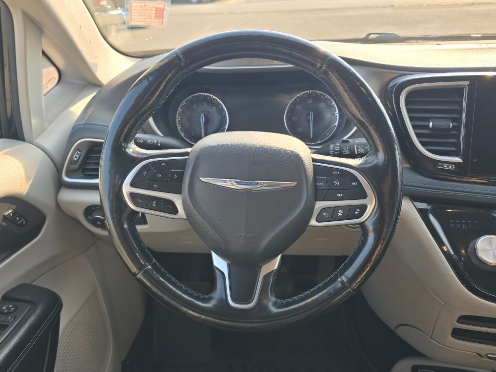 Thumbnail: 2021 Chrysler Pacifica - 7