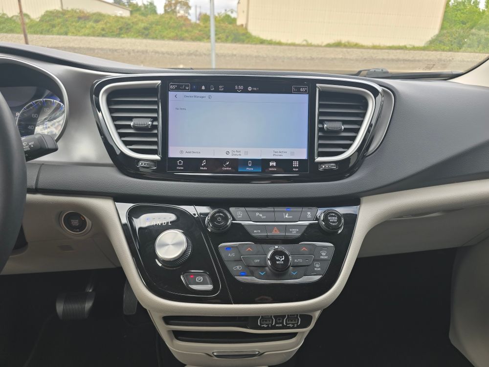 Thumbnail: 2023 Chrysler Pacifica - 13