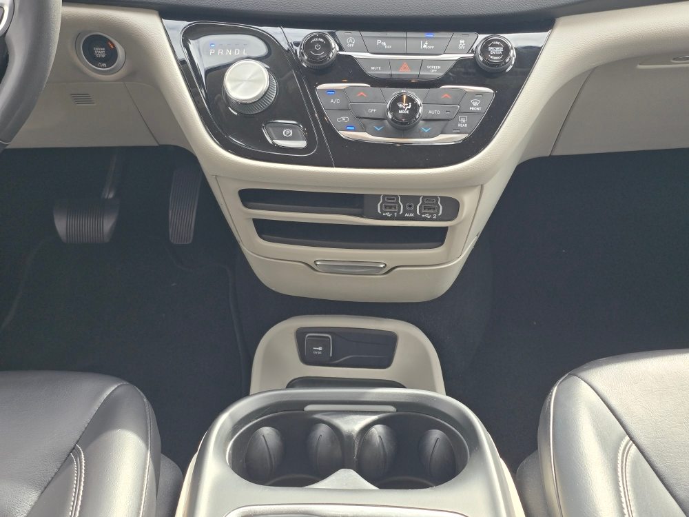 Thumbnail: 2023 Chrysler Pacifica - 18