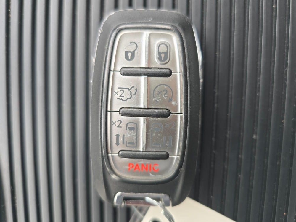 Thumbnail: 2023 Chrysler Pacifica - 22