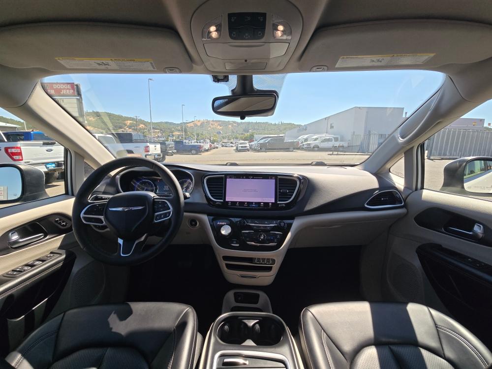Thumbnail: 2023 Chrysler Pacifica - 11