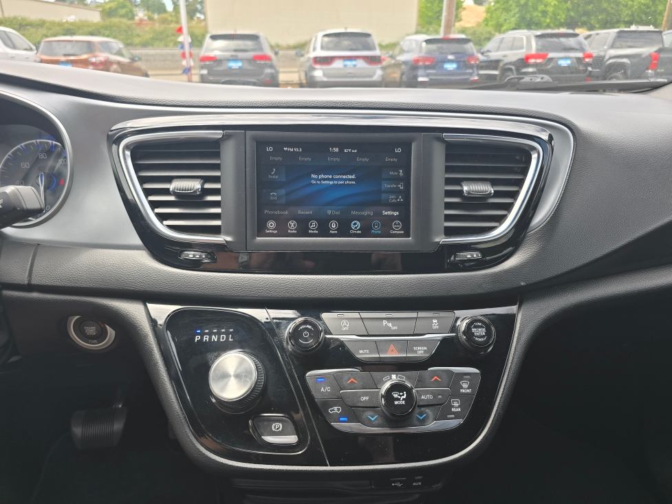 Thumbnail: 2020 Chrysler Pacifica - 18