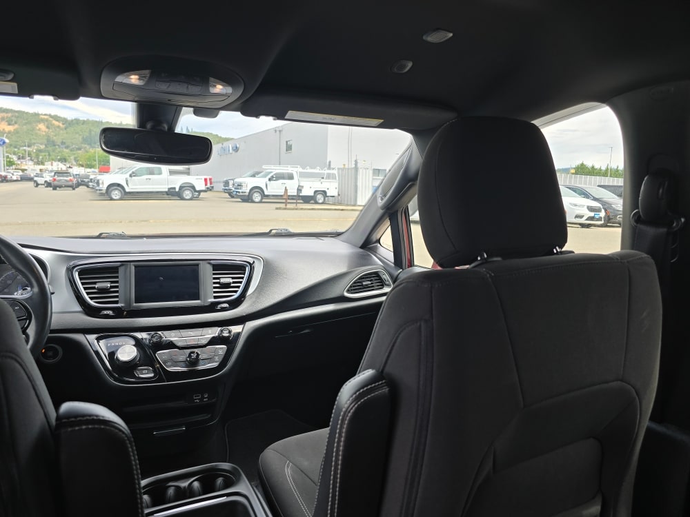 Thumbnail: 2020 Chrysler Pacifica - 19