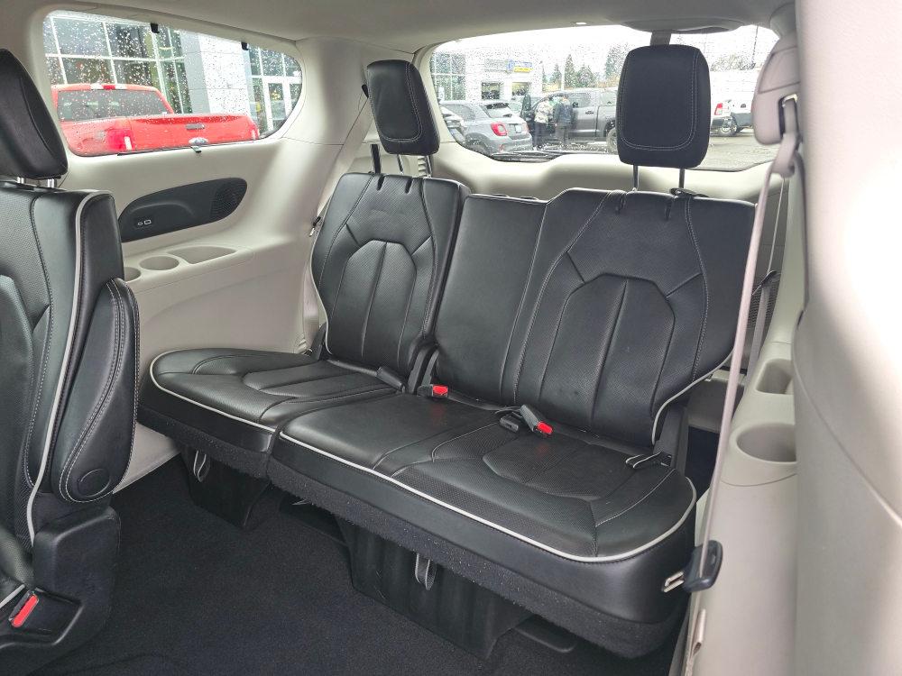 Thumbnail: 2023 Chrysler Pacifica - 20