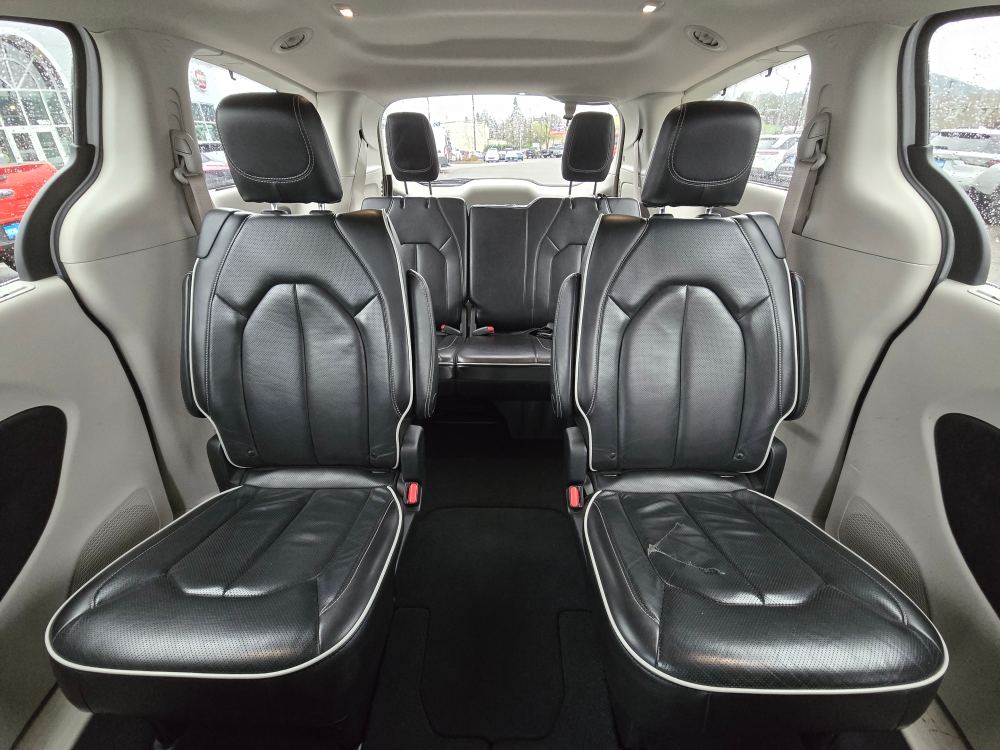 Thumbnail: 2023 Chrysler Pacifica - 21