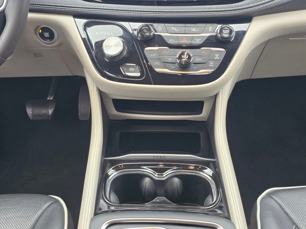 Thumbnail: 2023 Chrysler Pacifica - 14