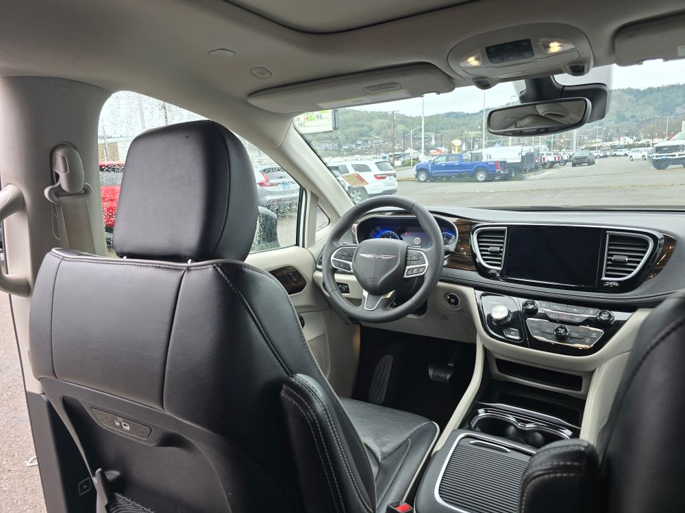 Thumbnail: 2023 Chrysler Pacifica - 2