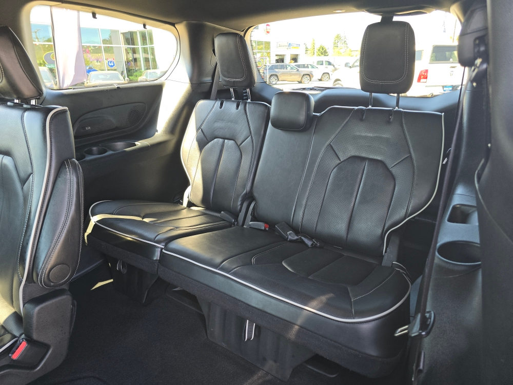 Thumbnail: 2025 Chrysler Pacifica - 20