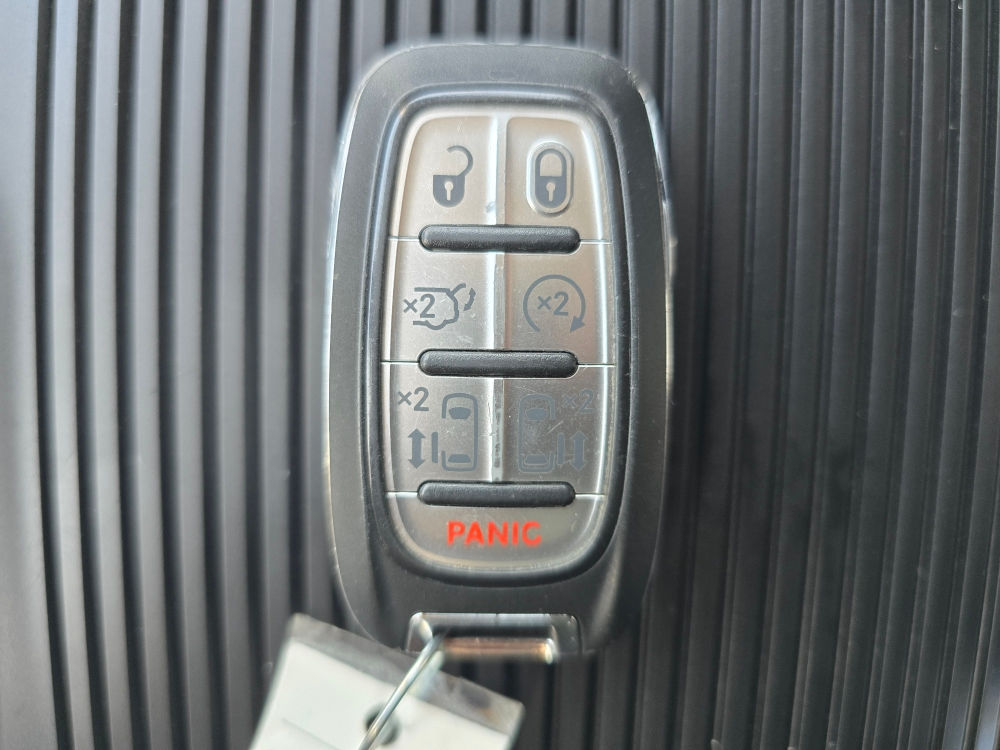 Thumbnail: 2023 Chrysler Pacifica - 22