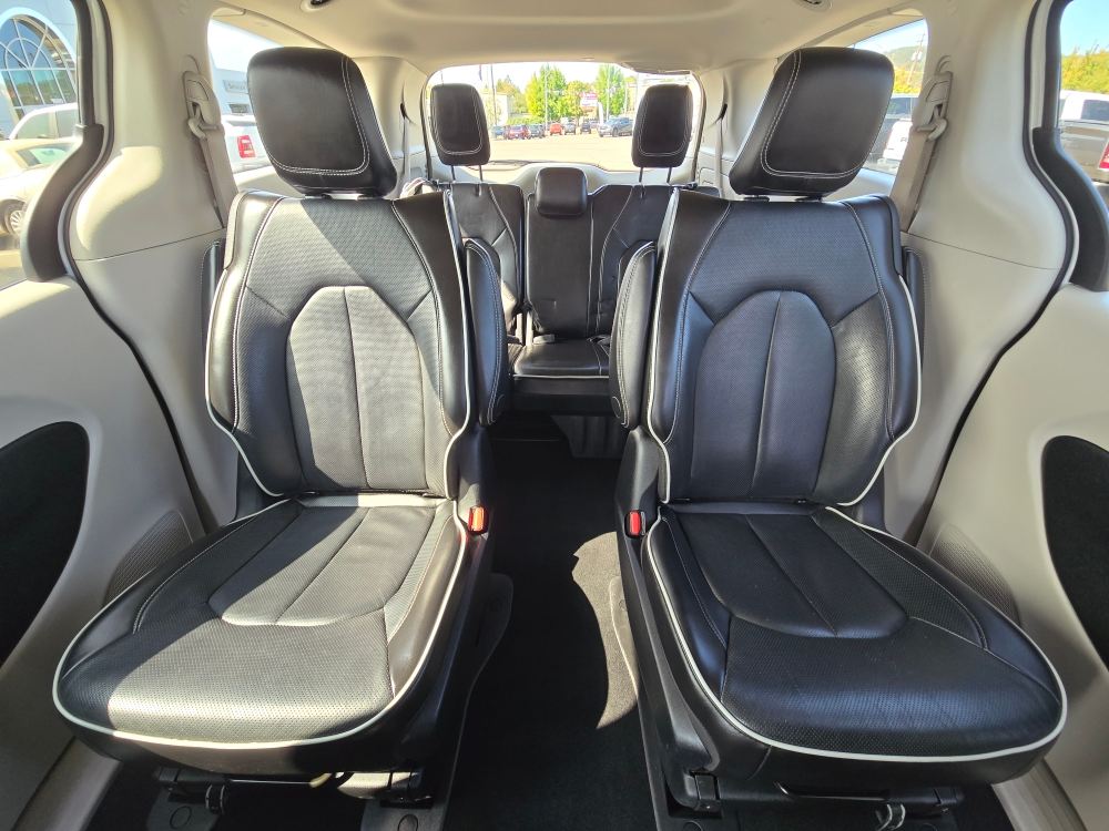 Thumbnail: 2023 Chrysler Pacifica - 19