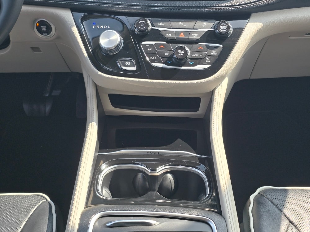 Thumbnail: 2023 Chrysler Pacifica - 13