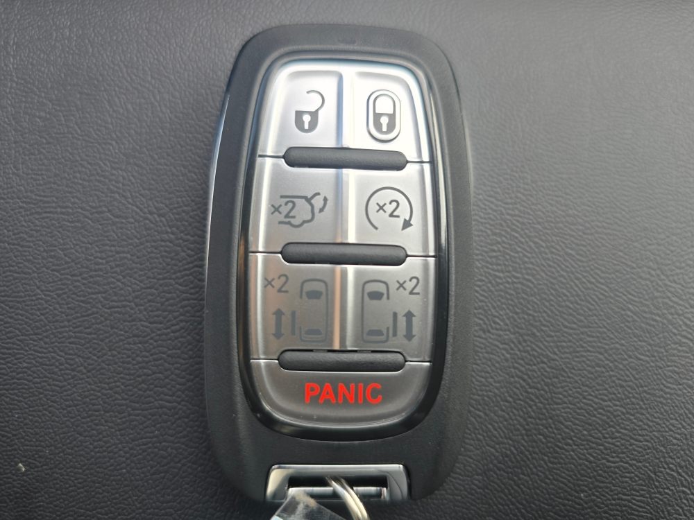 Thumbnail: 2026 Chrysler Pacifica - 14
