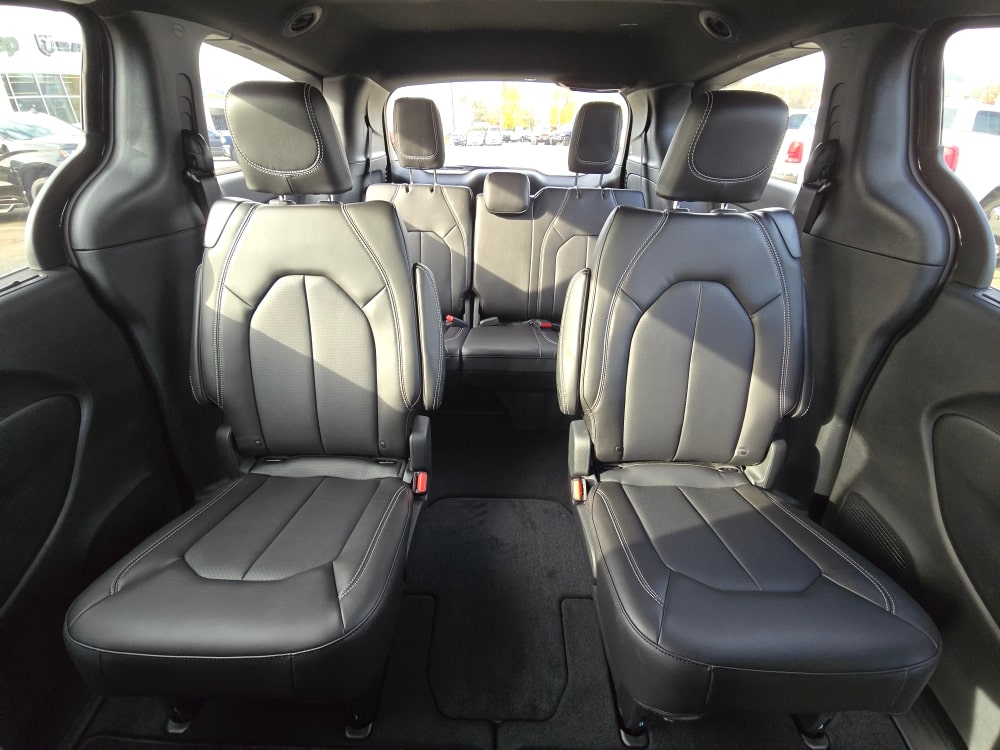 Thumbnail: 2026 Chrysler Pacifica - 20