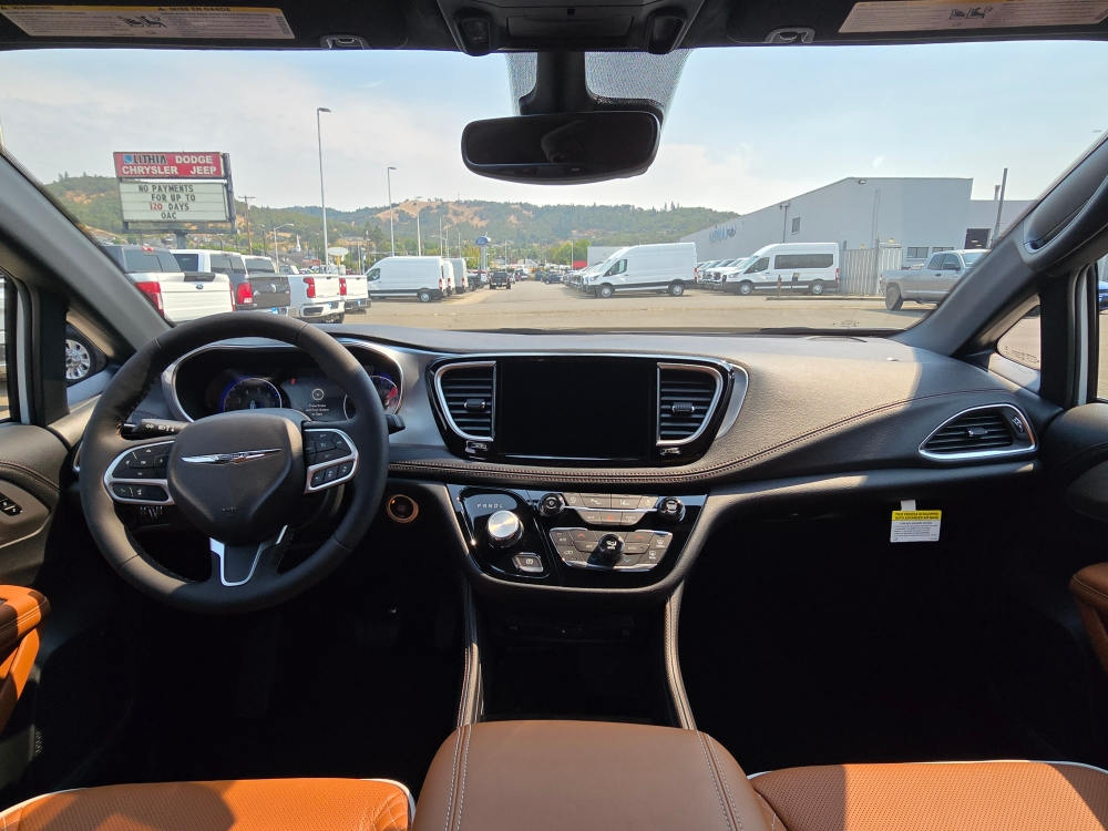 Thumbnail: 2026 Chrysler Pacifica - 12