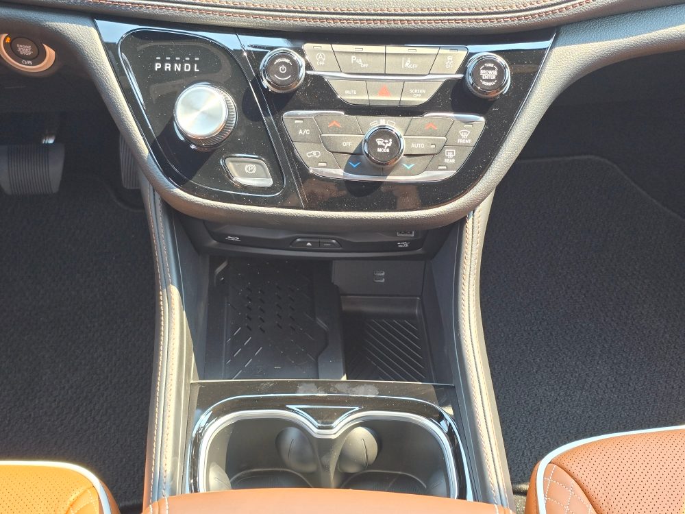 Thumbnail: 2026 Chrysler Pacifica - 14