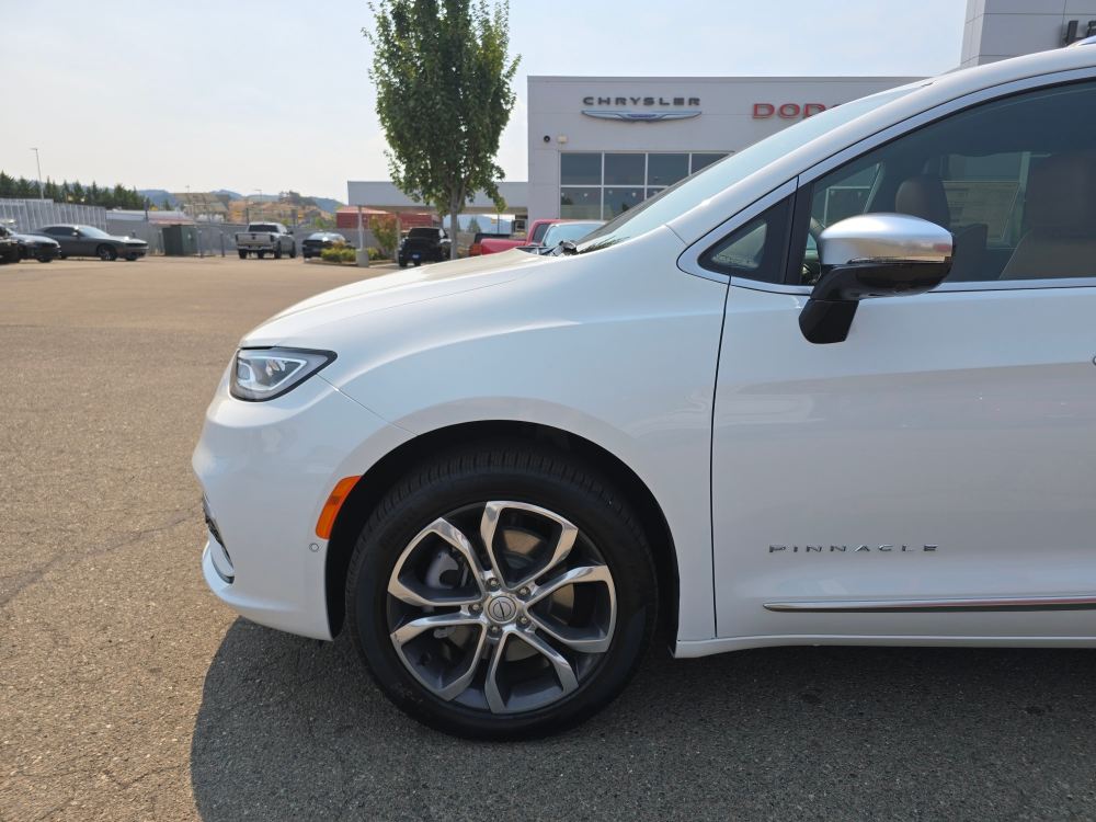 Thumbnail: 2026 Chrysler Pacifica - 7