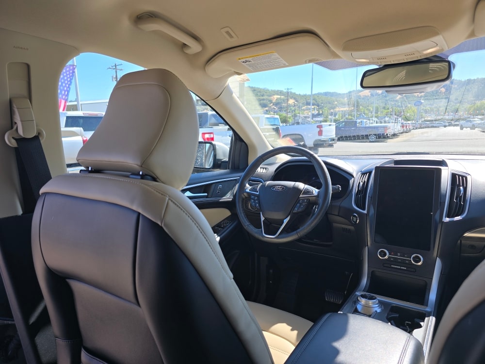 Thumbnail: 2022 Ford Edge - 2