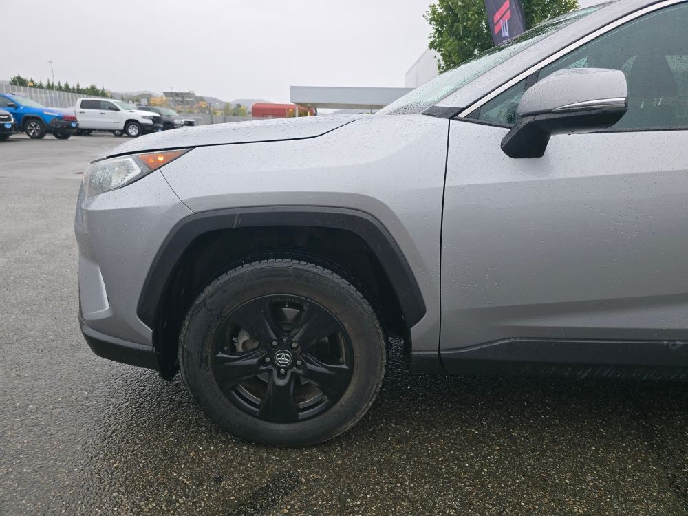 Thumbnail: 2020 Toyota RAV4 - 4