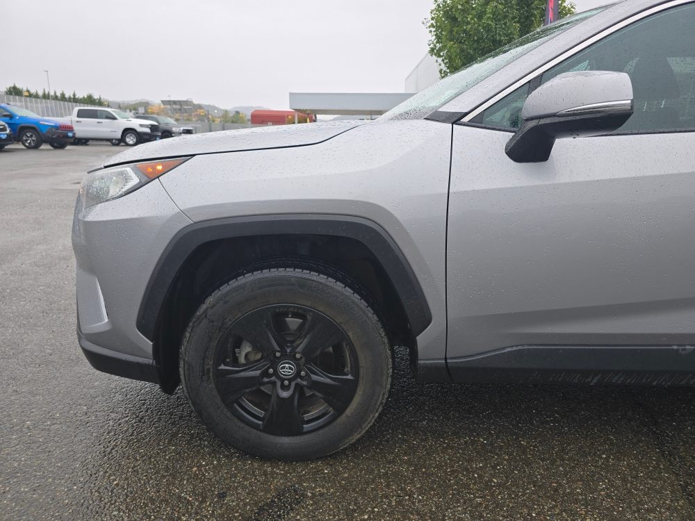 Thumbnail: 2020 Toyota RAV4 - 13