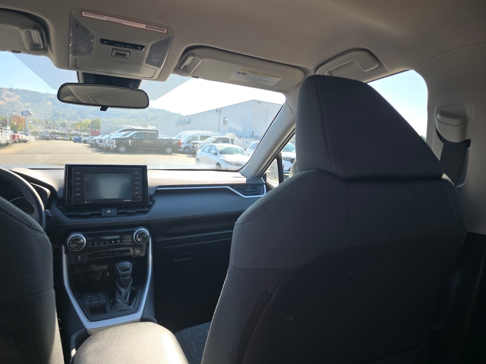 Thumbnail: 2020 Toyota RAV4 - 18
