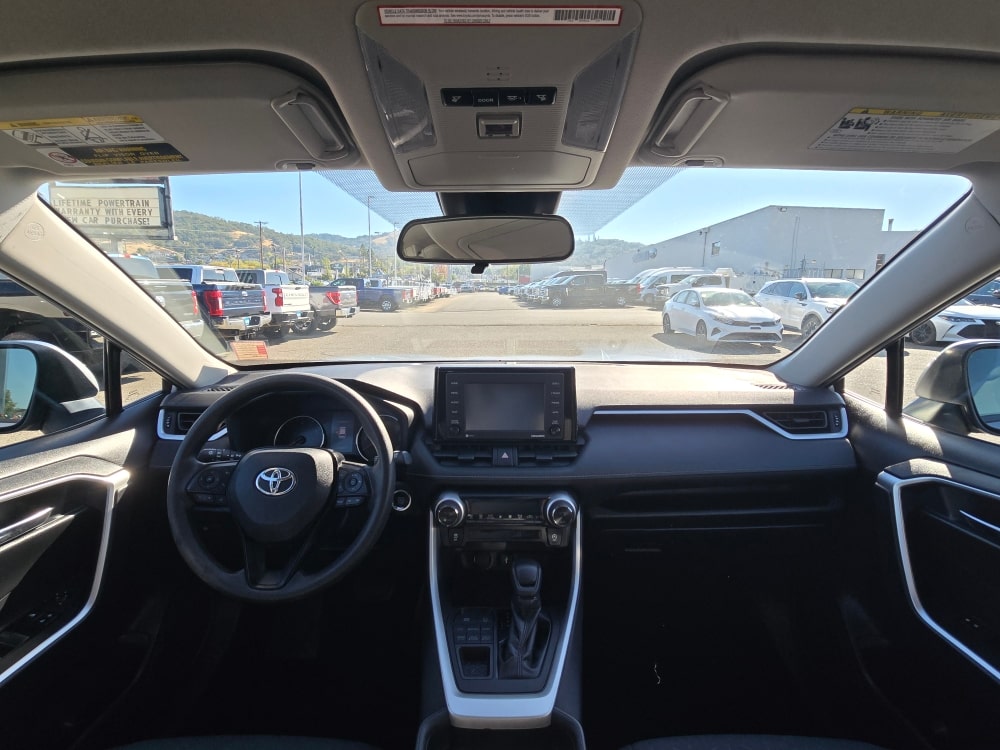 Thumbnail: 2020 Toyota RAV4 - 10