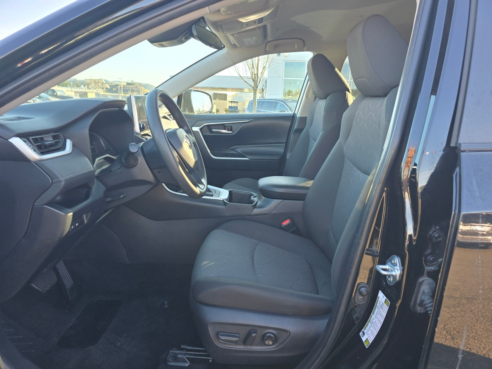 Thumbnail: 2024 Toyota RAV4 - 8