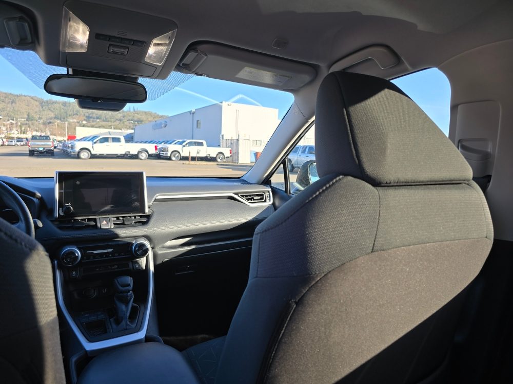 Thumbnail: 2024 Toyota RAV4 - 9