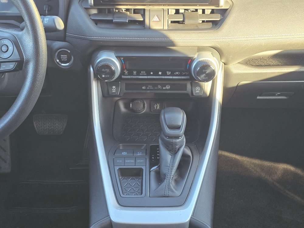 Thumbnail: 2024 Toyota RAV4 - 13