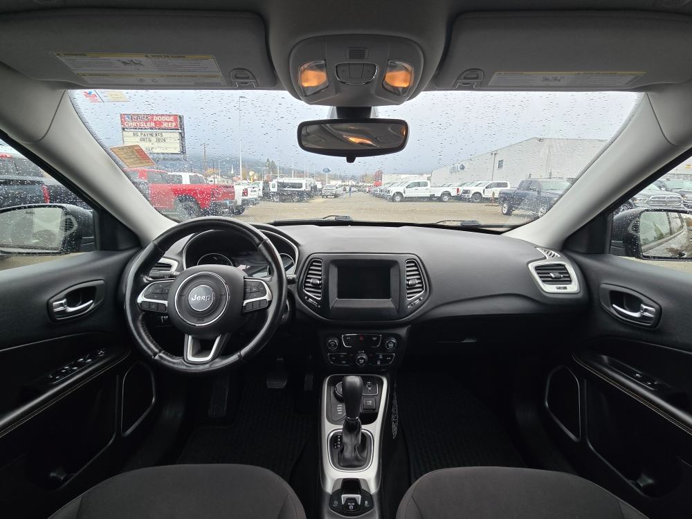 Thumbnail: 2020 Jeep Compass - 11