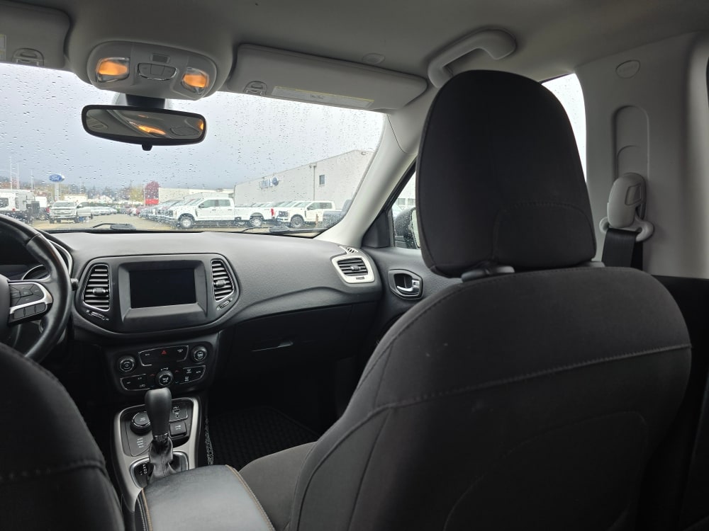 Thumbnail: 2020 Jeep Compass - 10