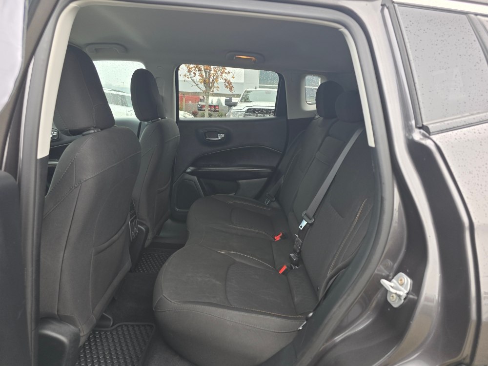 Thumbnail: 2020 Jeep Compass - 9