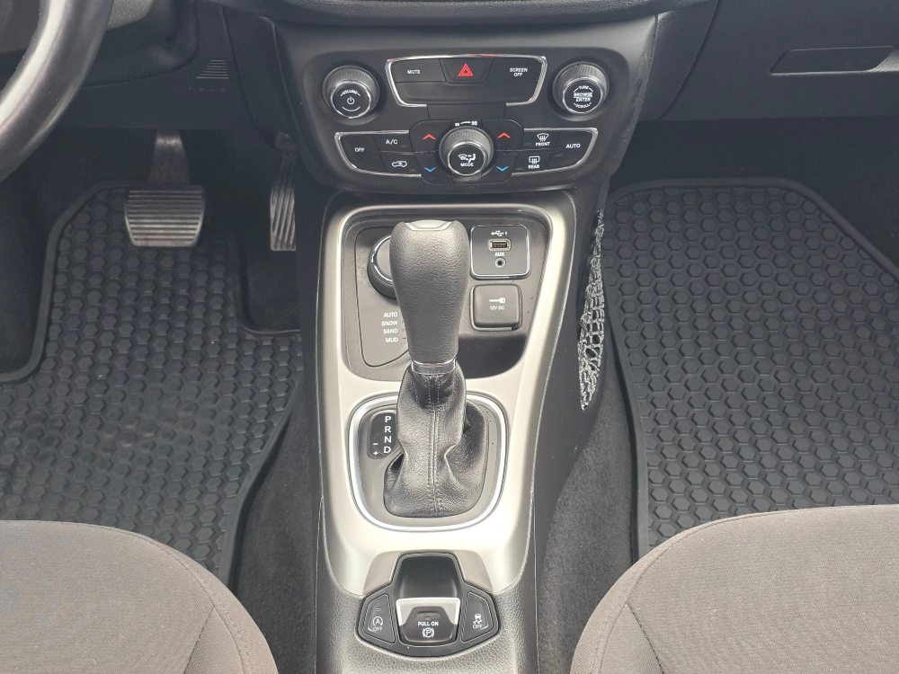 Thumbnail: 2020 Jeep Compass - 13