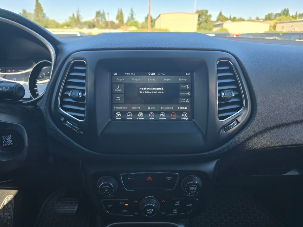 Thumbnail: 2020 Jeep Compass - 12