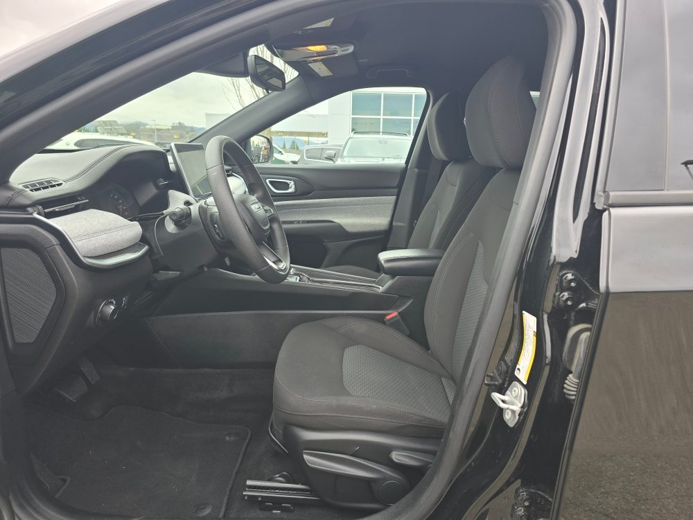 Thumbnail: 2023 Jeep Compass - 8