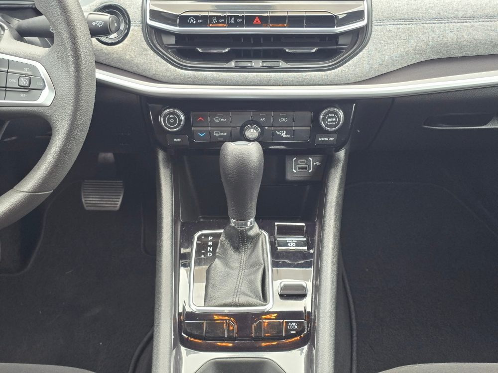 Thumbnail: 2023 Jeep Compass - 13