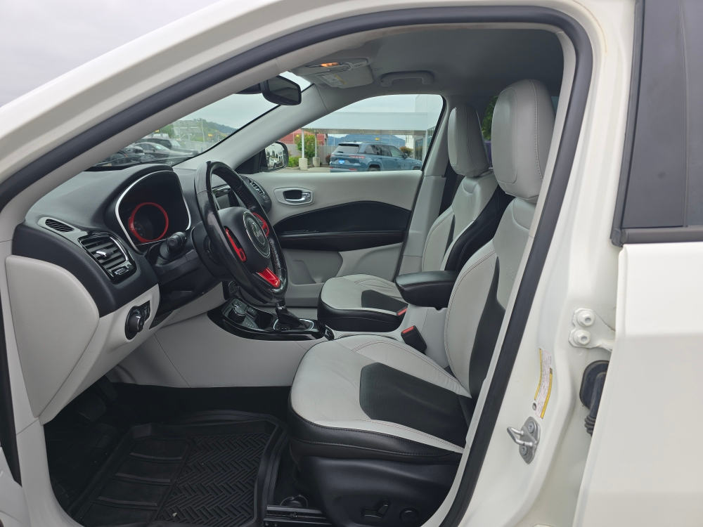 Thumbnail: 2021 Jeep Compass - 8