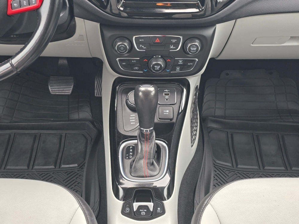 Thumbnail: 2021 Jeep Compass - 13