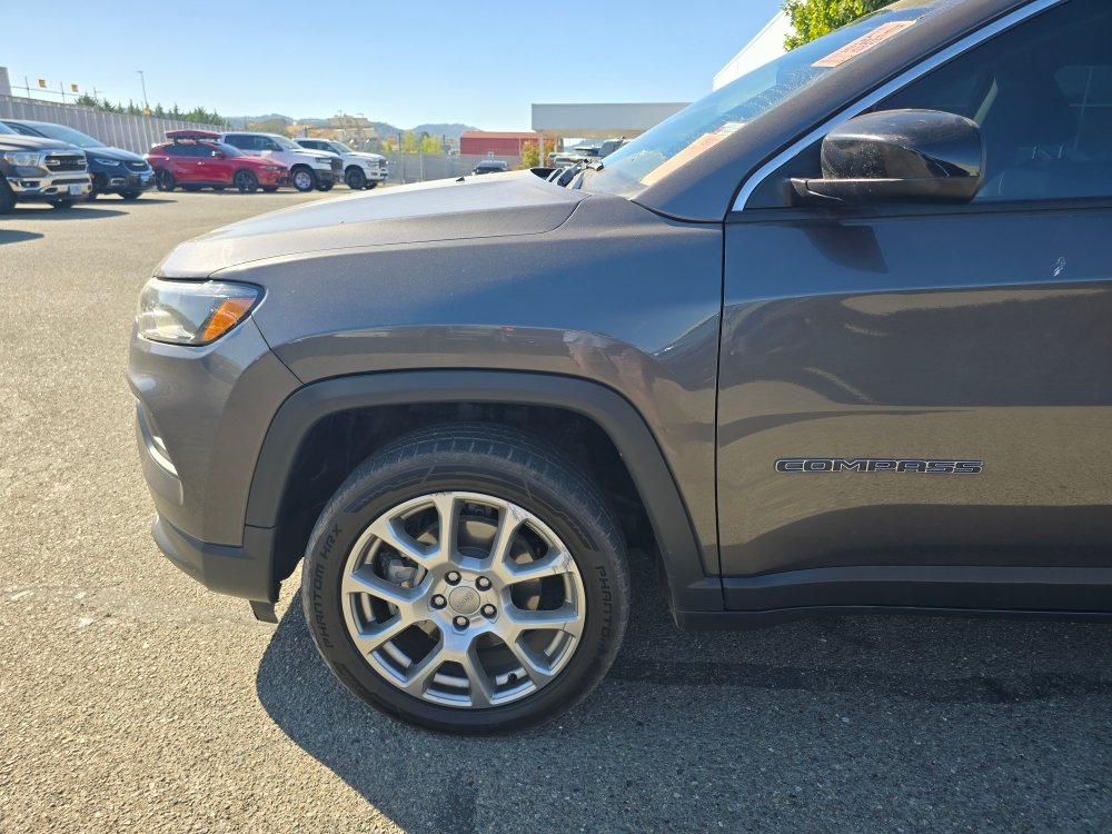 Thumbnail: 2022 Jeep Compass - 20