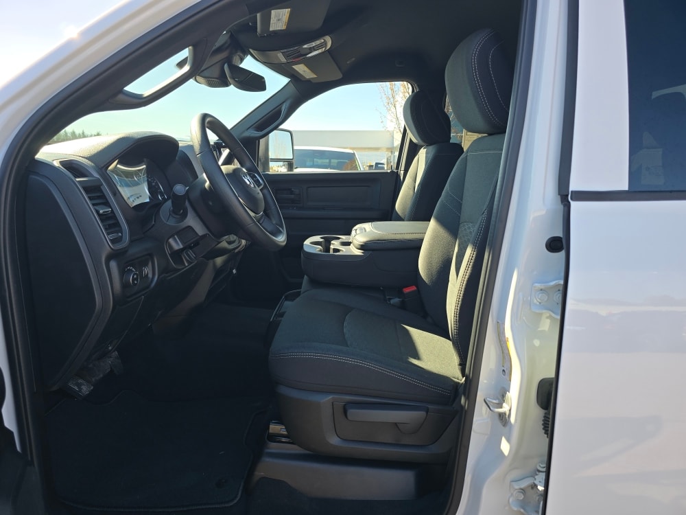 2026 RAM 3500 Tradesman - Photo 8