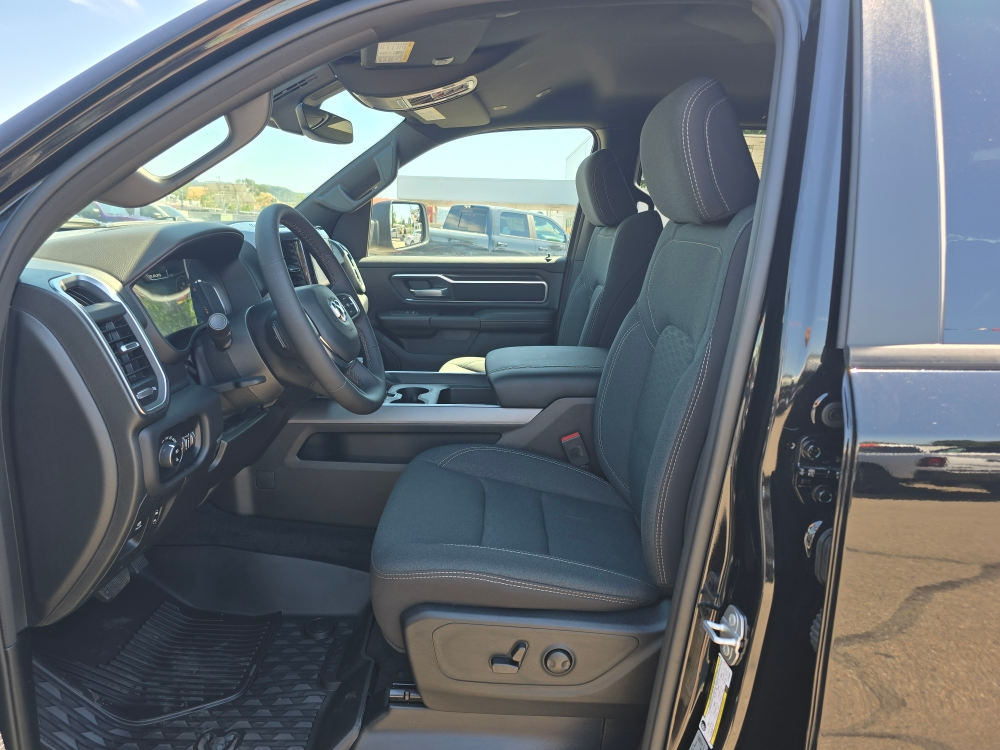 Thumbnail: 2026 RAM 1500 - 9