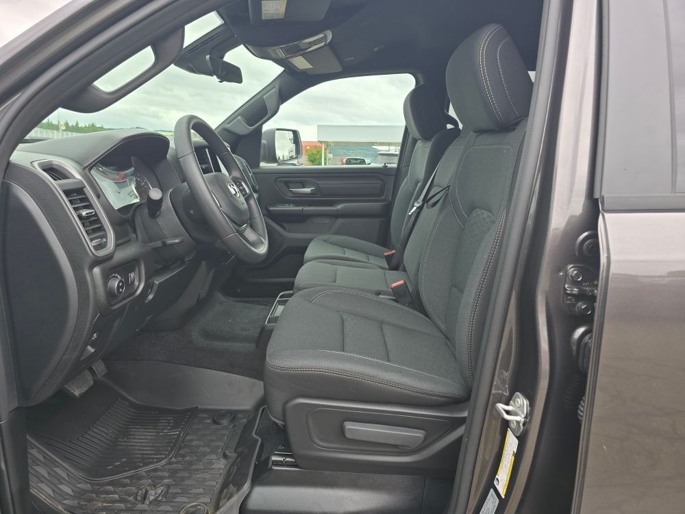 Thumbnail: 2026 RAM 1500 - 9