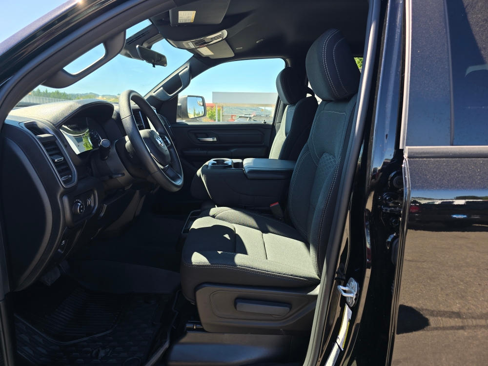 Thumbnail: 2026 RAM 1500 - 9