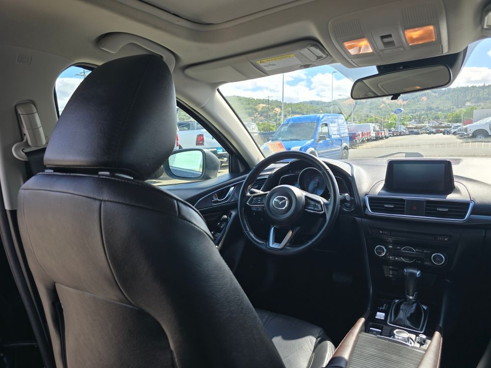 Thumbnail: 2018 Mazda Mazda3 - 2