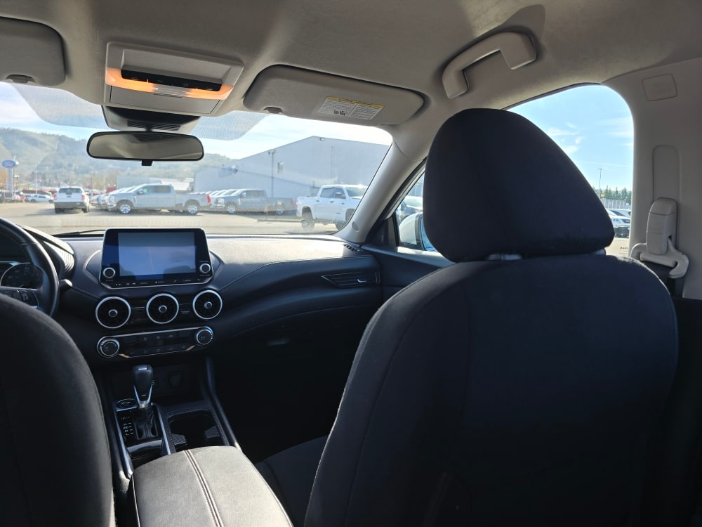 Thumbnail: 2023 Nissan Sentra - 9