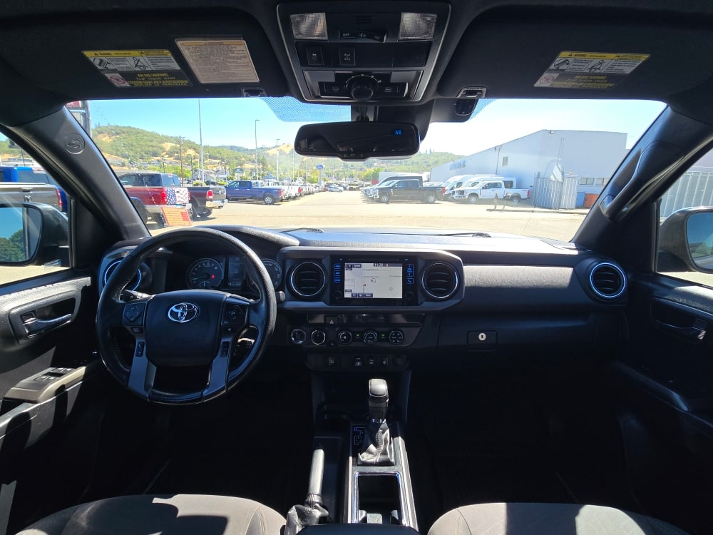 Thumbnail: 2018 Toyota Tacoma - 11